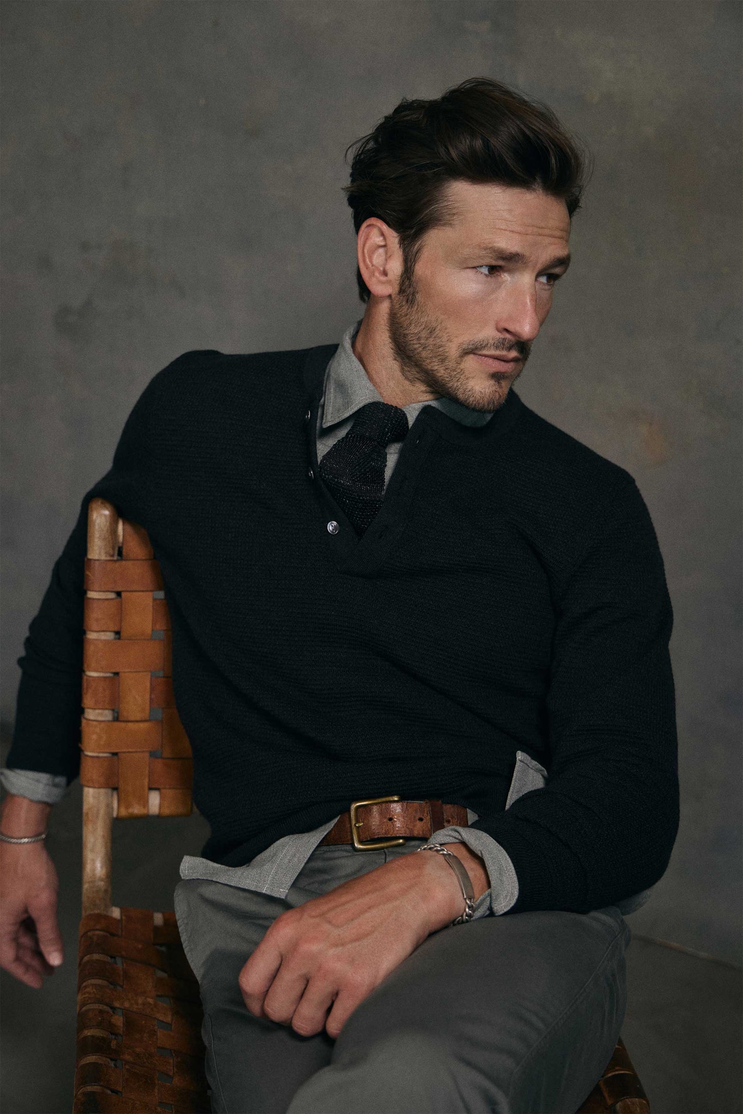 Rivay Cody Merino Waffle Henley in Charcoal