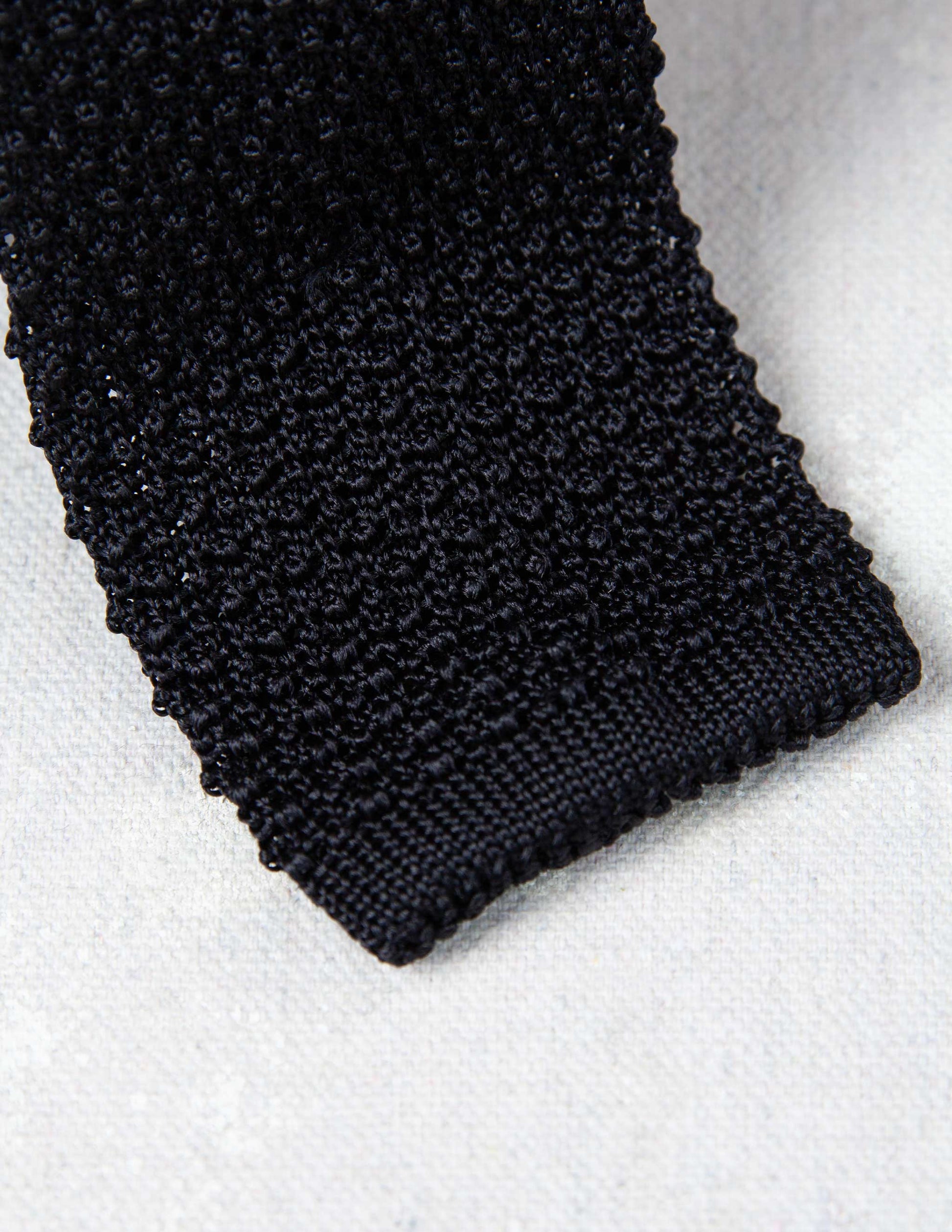 Italian Silk Knit Tie in Black