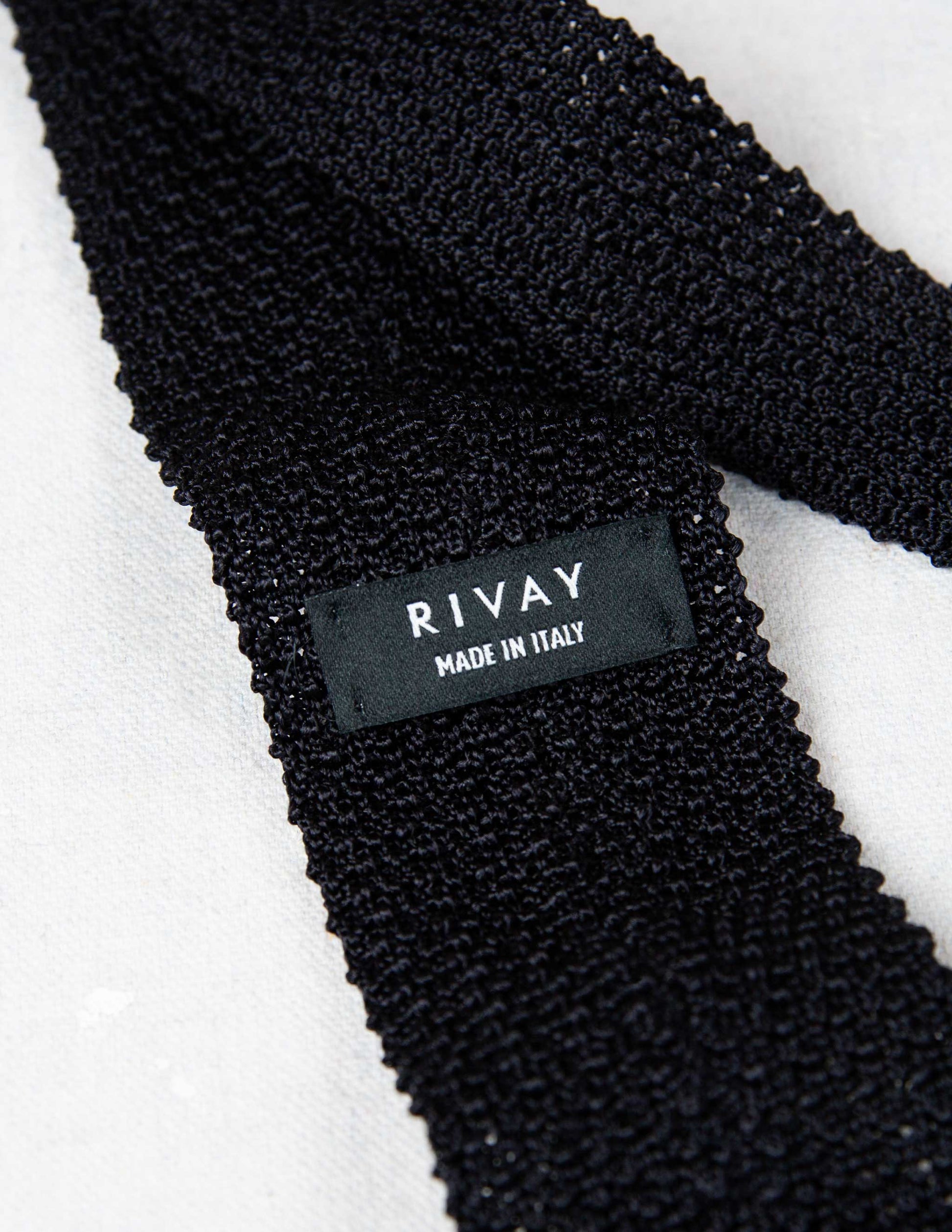 Italian Silk Knit Tie in Black
