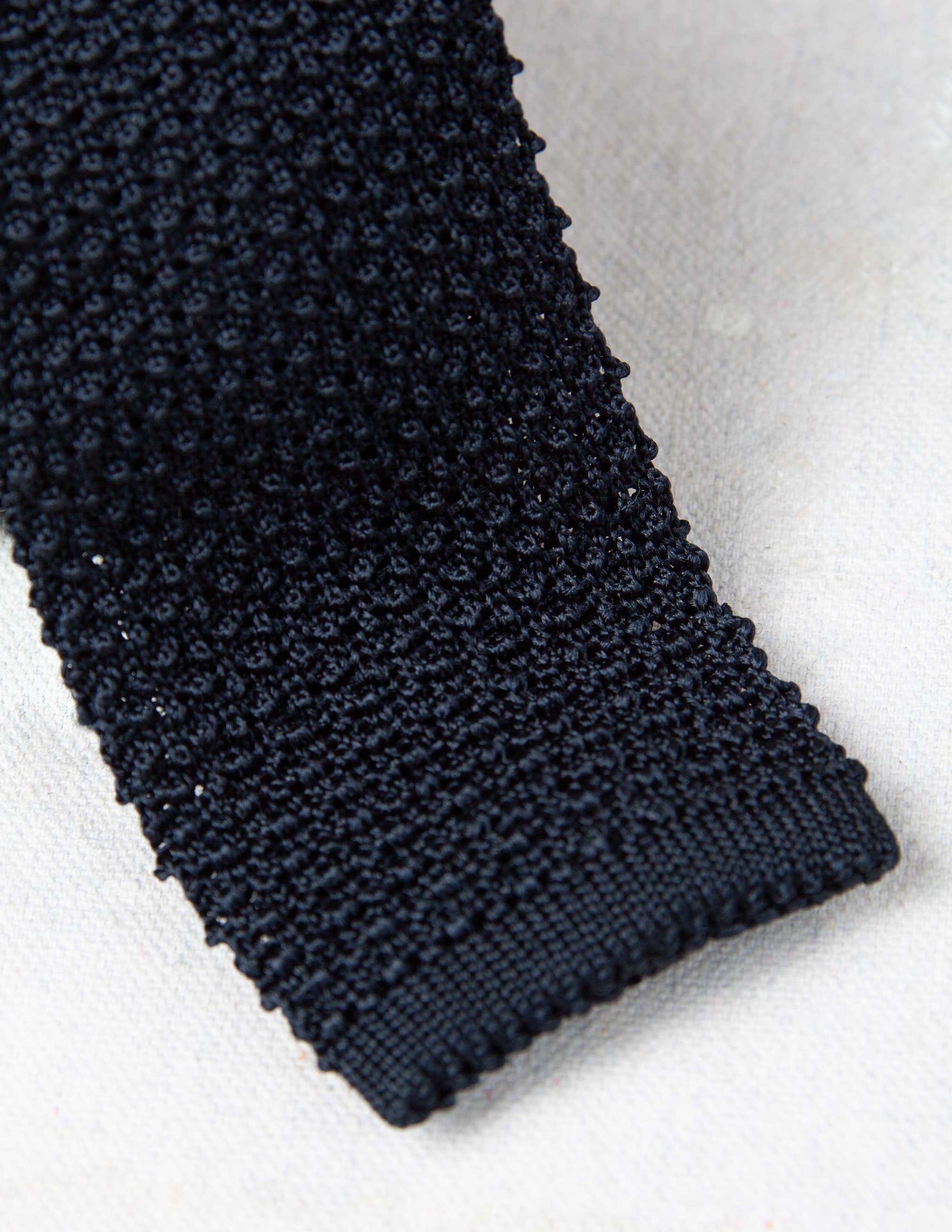 Italian Silk Knit Tie in Navy