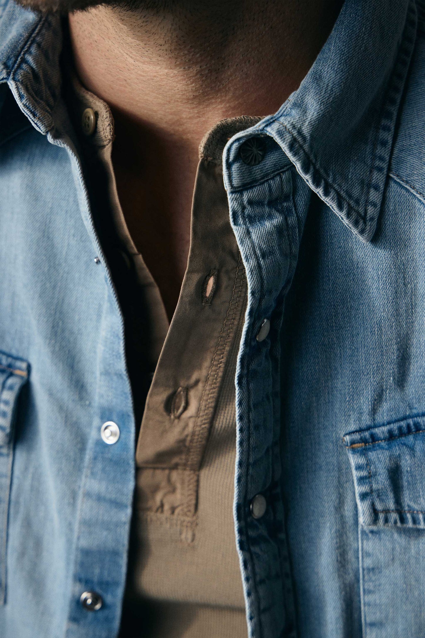 Gibson Waffle Henley in Tent Tan