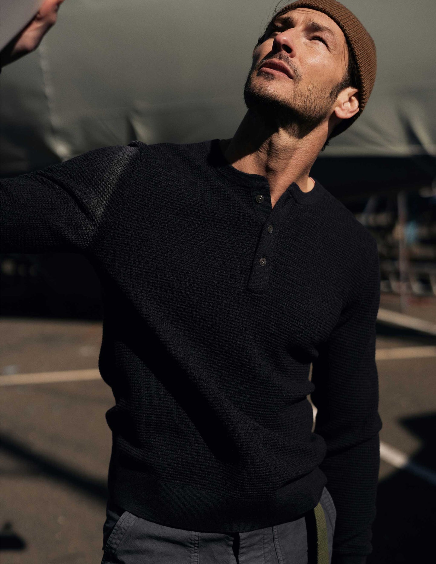 Rivay Cody Merino Waffle Henley in Charcoal