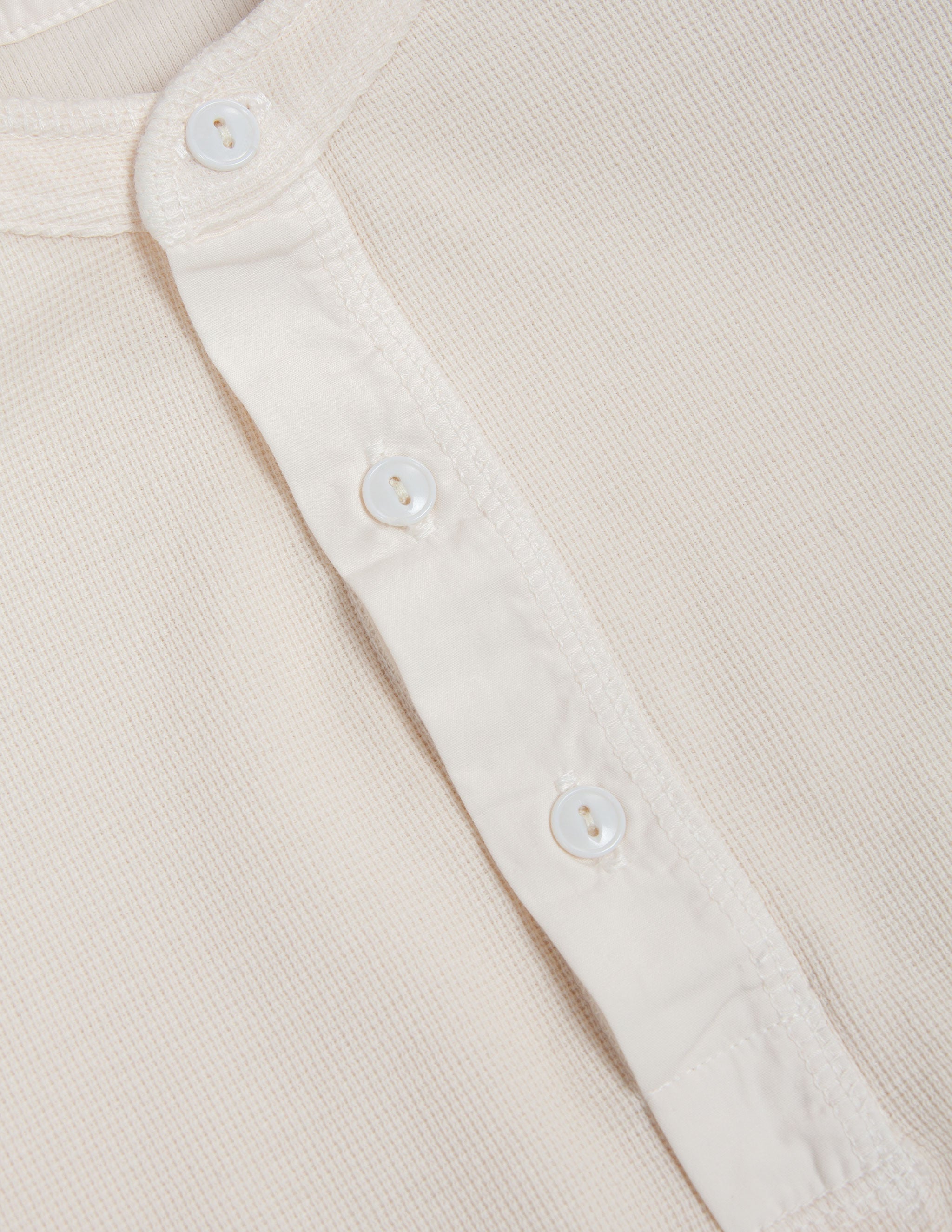 Gibson Waffle Henley in Antique White – RIVAY