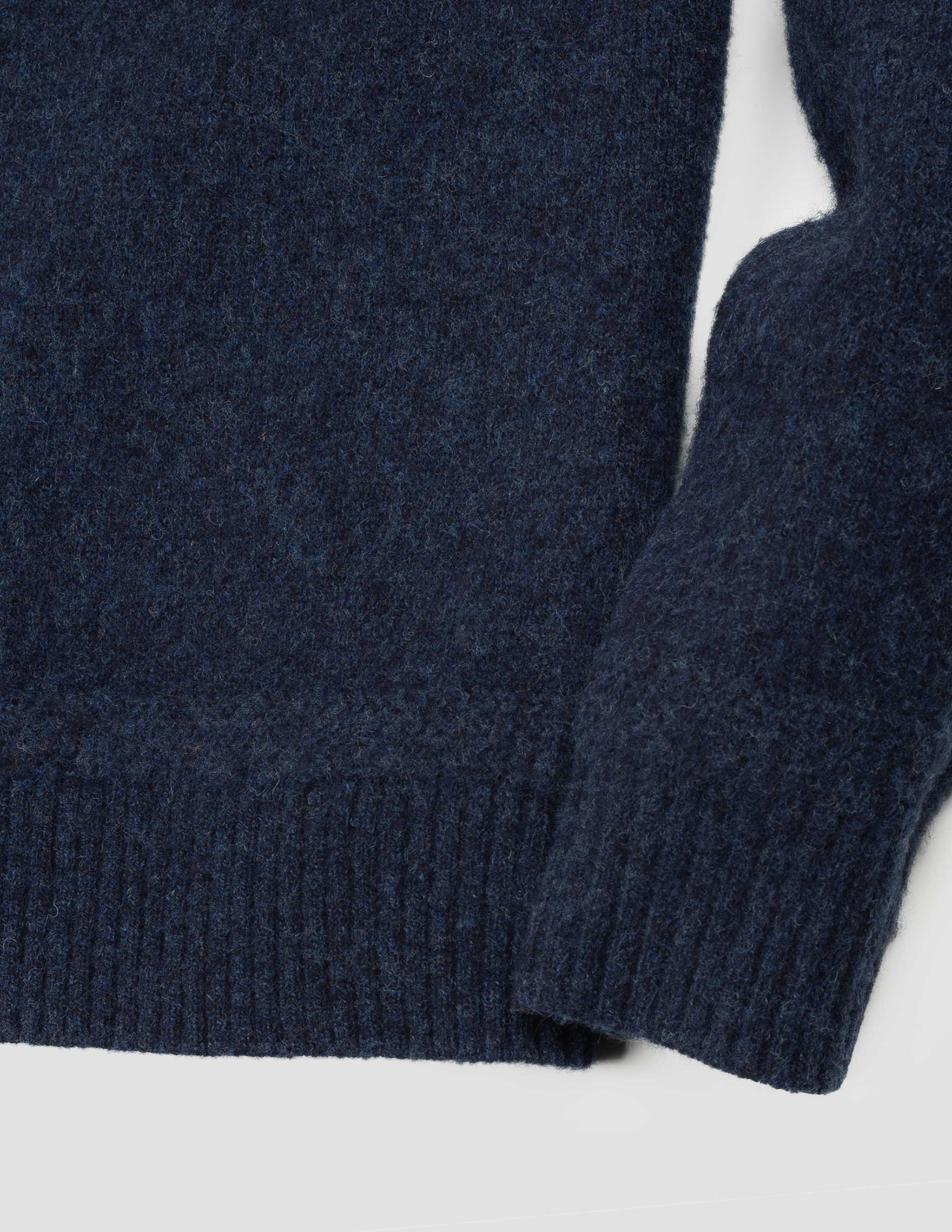 Highlands Shetland Sweater in Admiral Blue – RIVAY