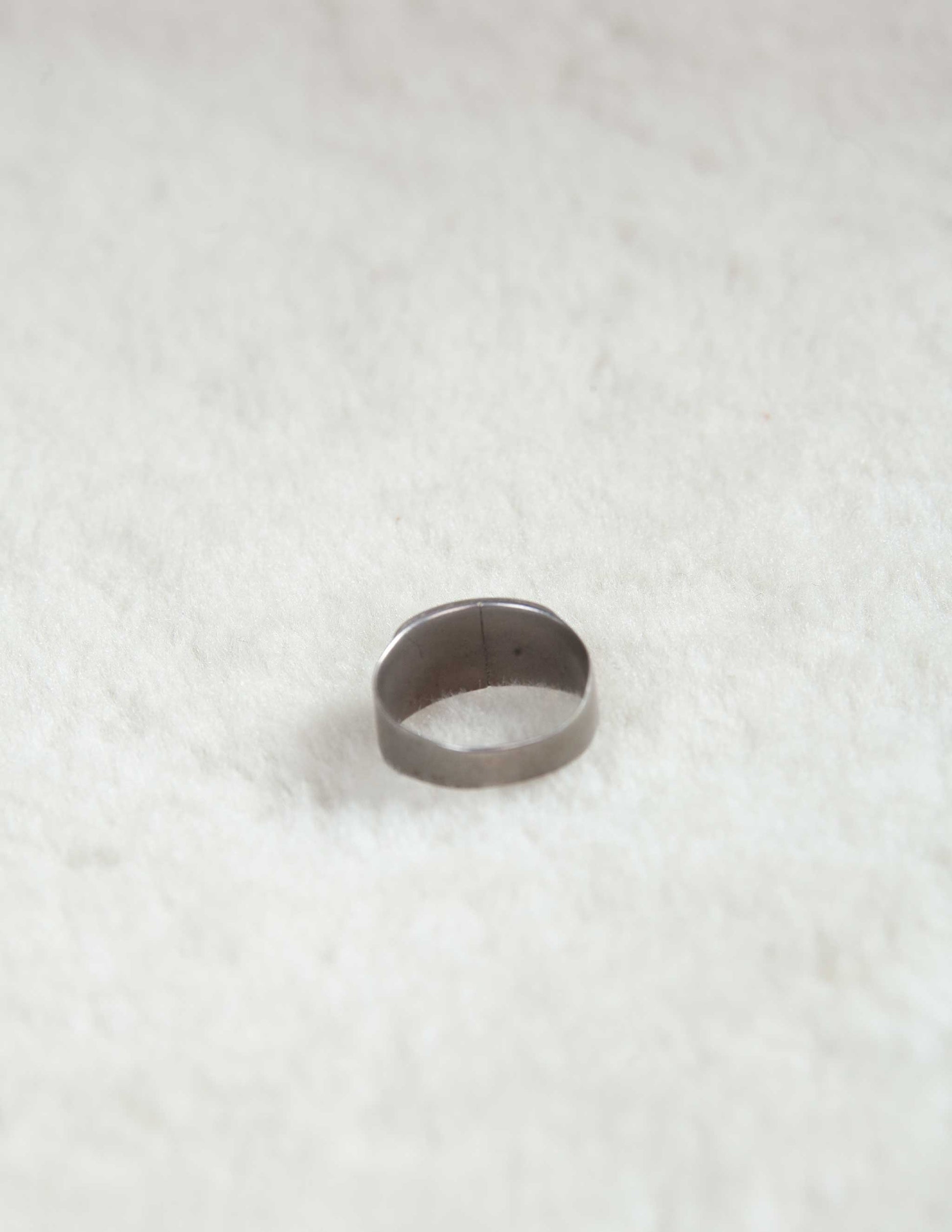 Vintage Good Luck Horseshoe Ring – Stamped Metal (Size 8.5)