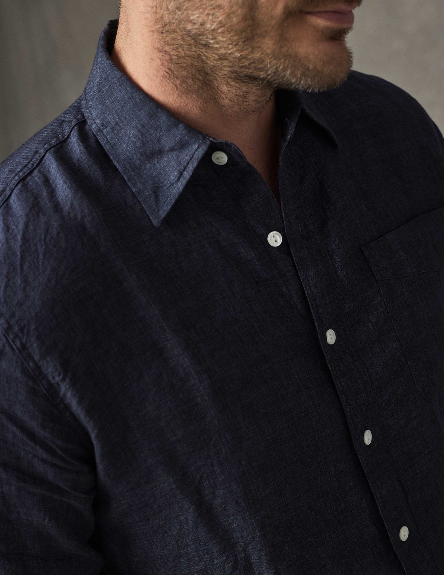 Rivay Isle Linen Shirt in Marine