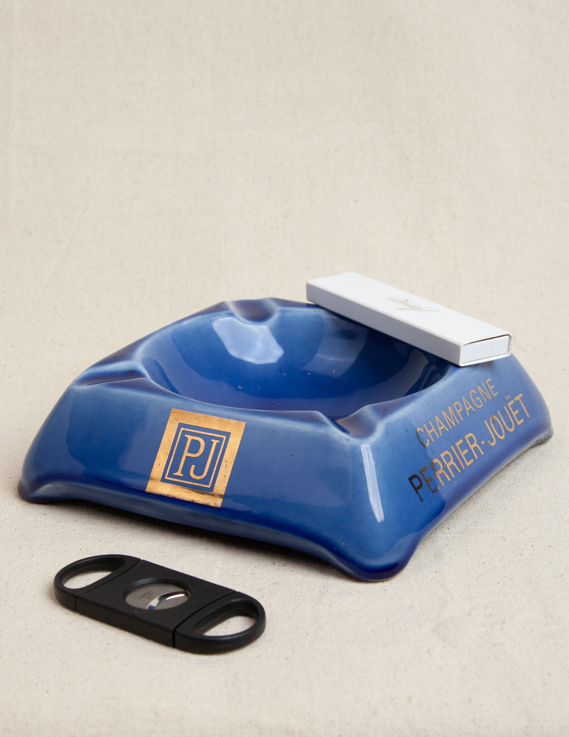 Vintage Champagne Perrier-Jouet Blue Cigar Ashtray