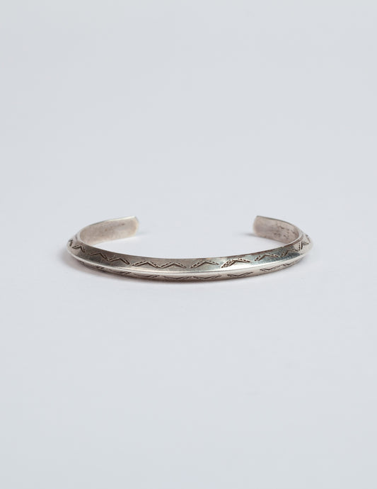 Vintage Carinated Navajo Sterling Silver Cuff Bracelet with Peak Design