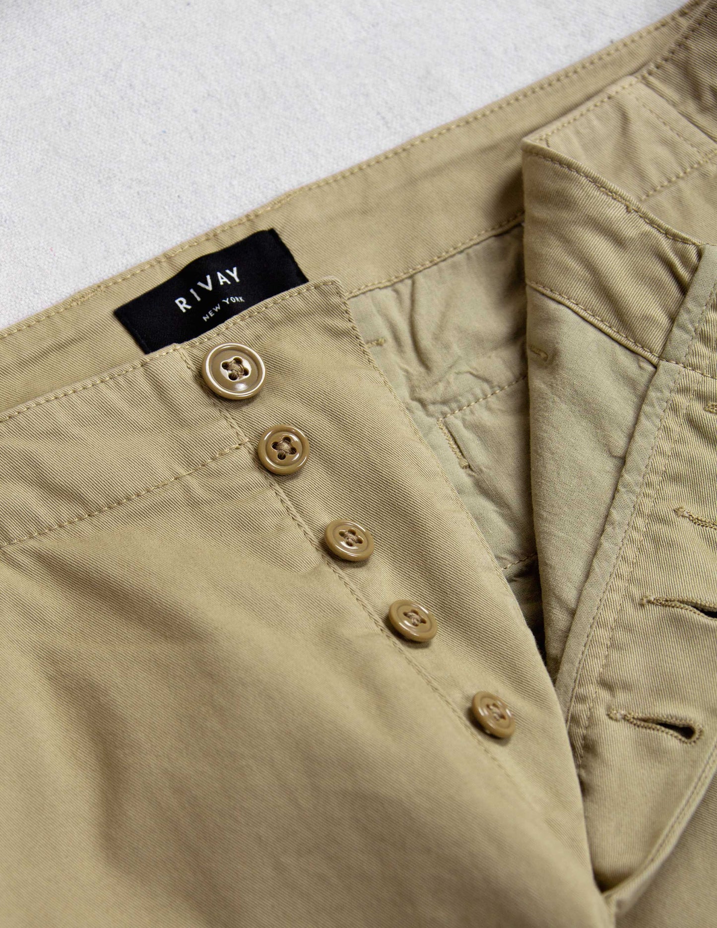 Series Chino in Classic Khaki