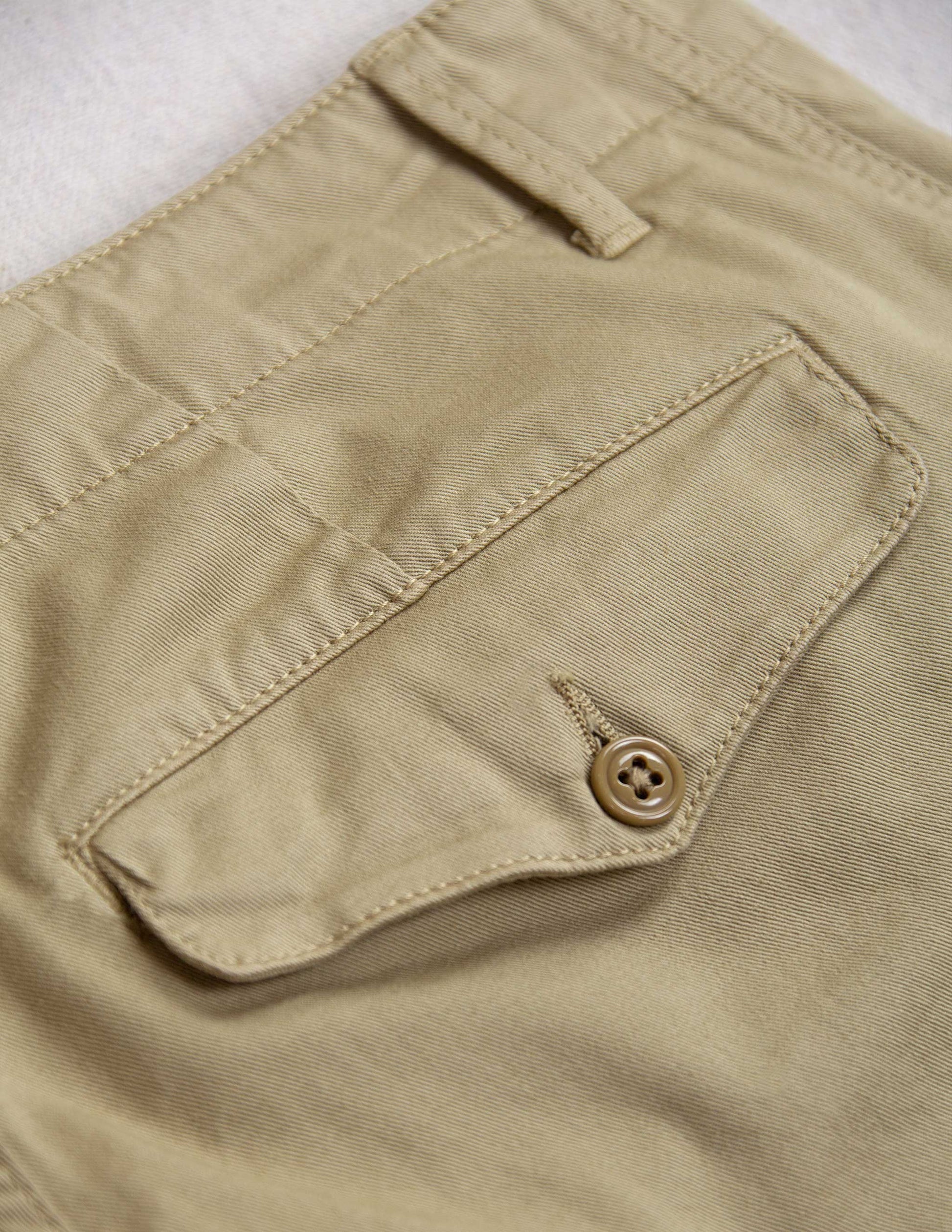 Series Chino in Classic Khaki