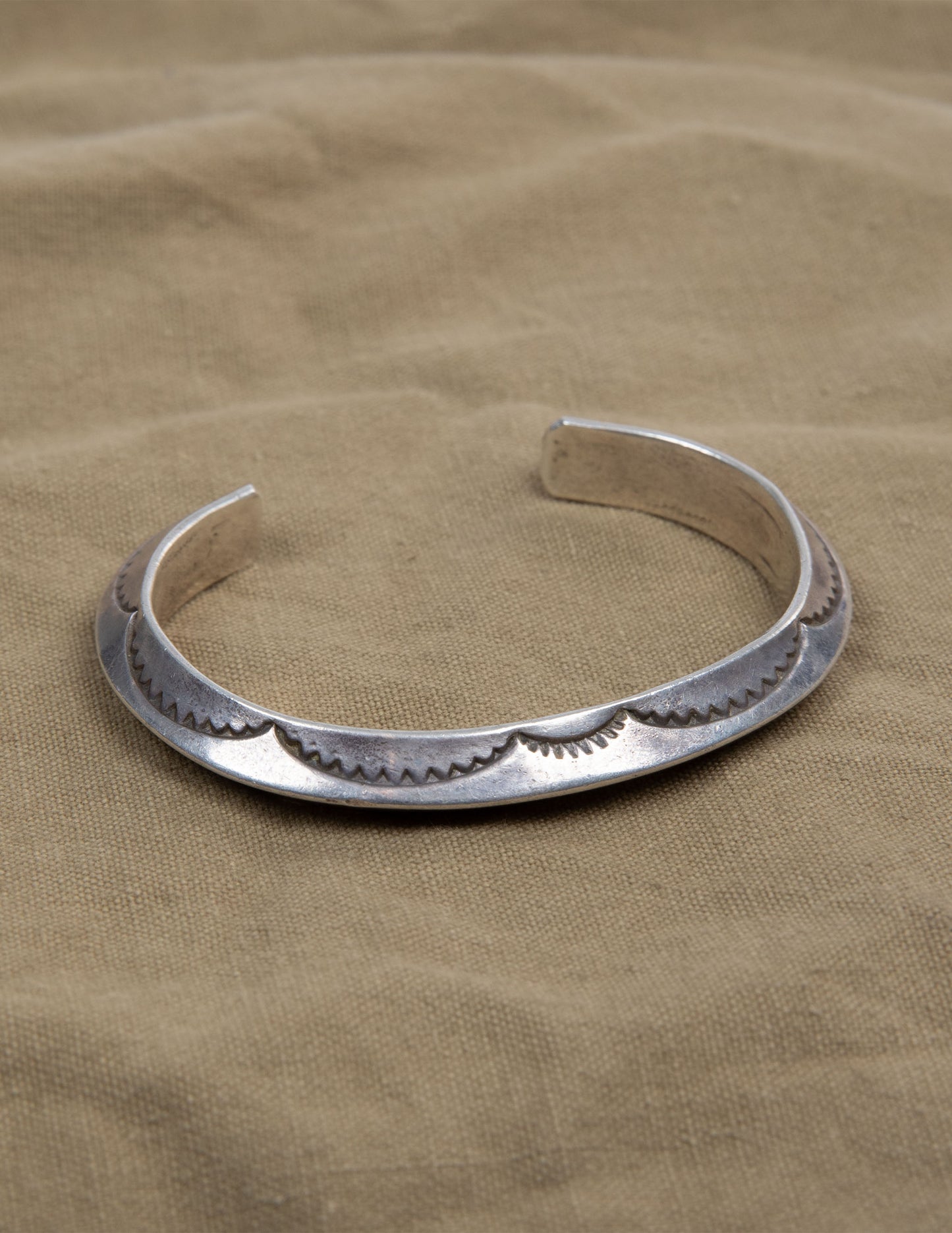 Vintage Sterling Silver Carinated Cuff