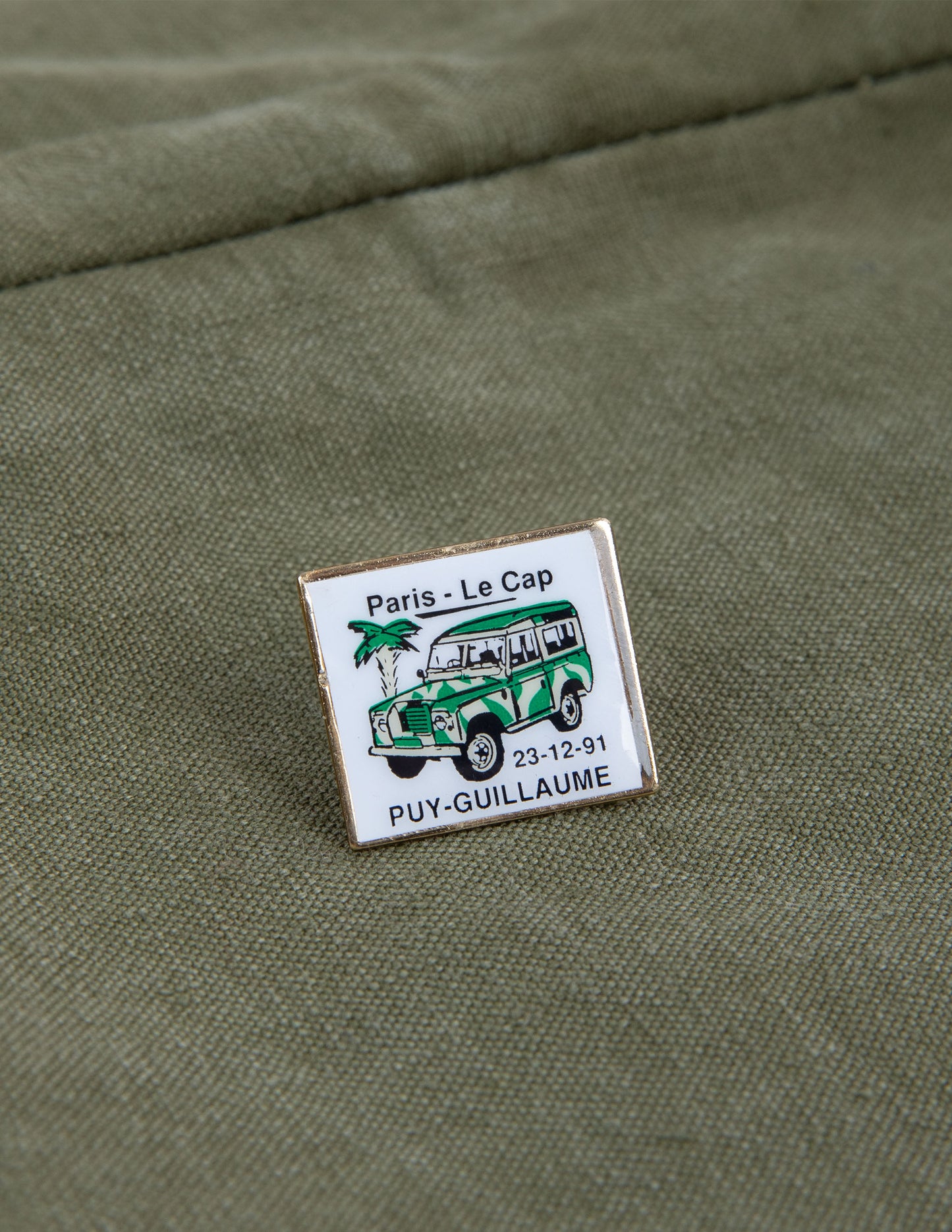 Vintage Paris–Le Cap Land Rover Rally Pin