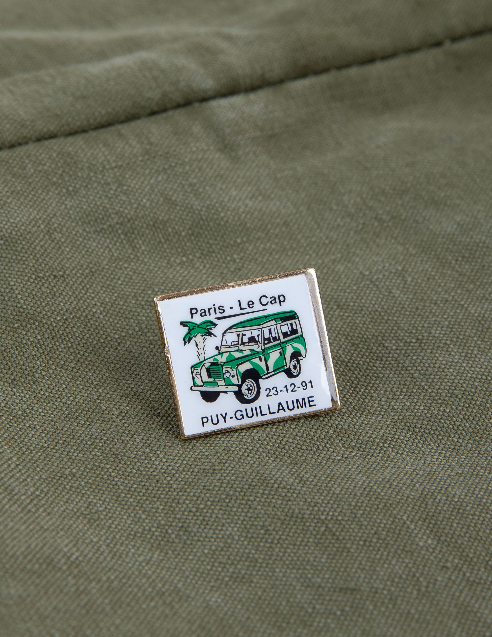 Vintage Paris–Le Cap Land Rover Rally Pin